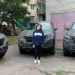 Студентка фахового коледжу з Тального фарбує автомобілі для ЗСУ